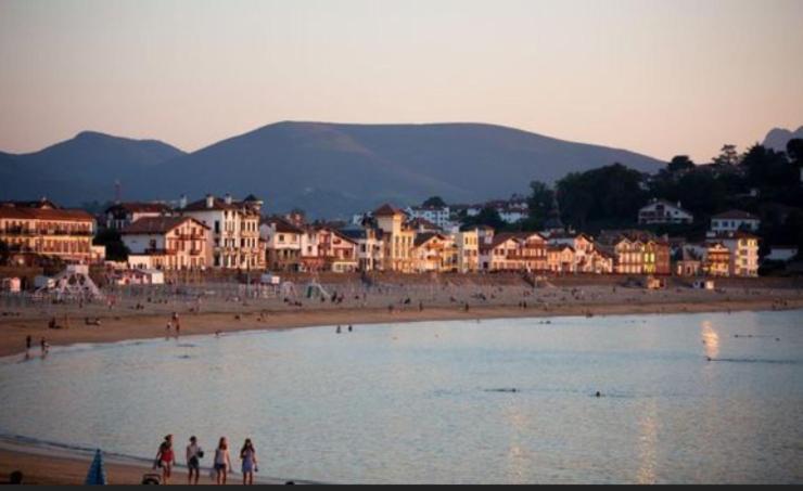 2 Pieces A 300M De La Grande Plage - 2 A 5 Couchages Saint-Jean-de-Luz Exteriör bild